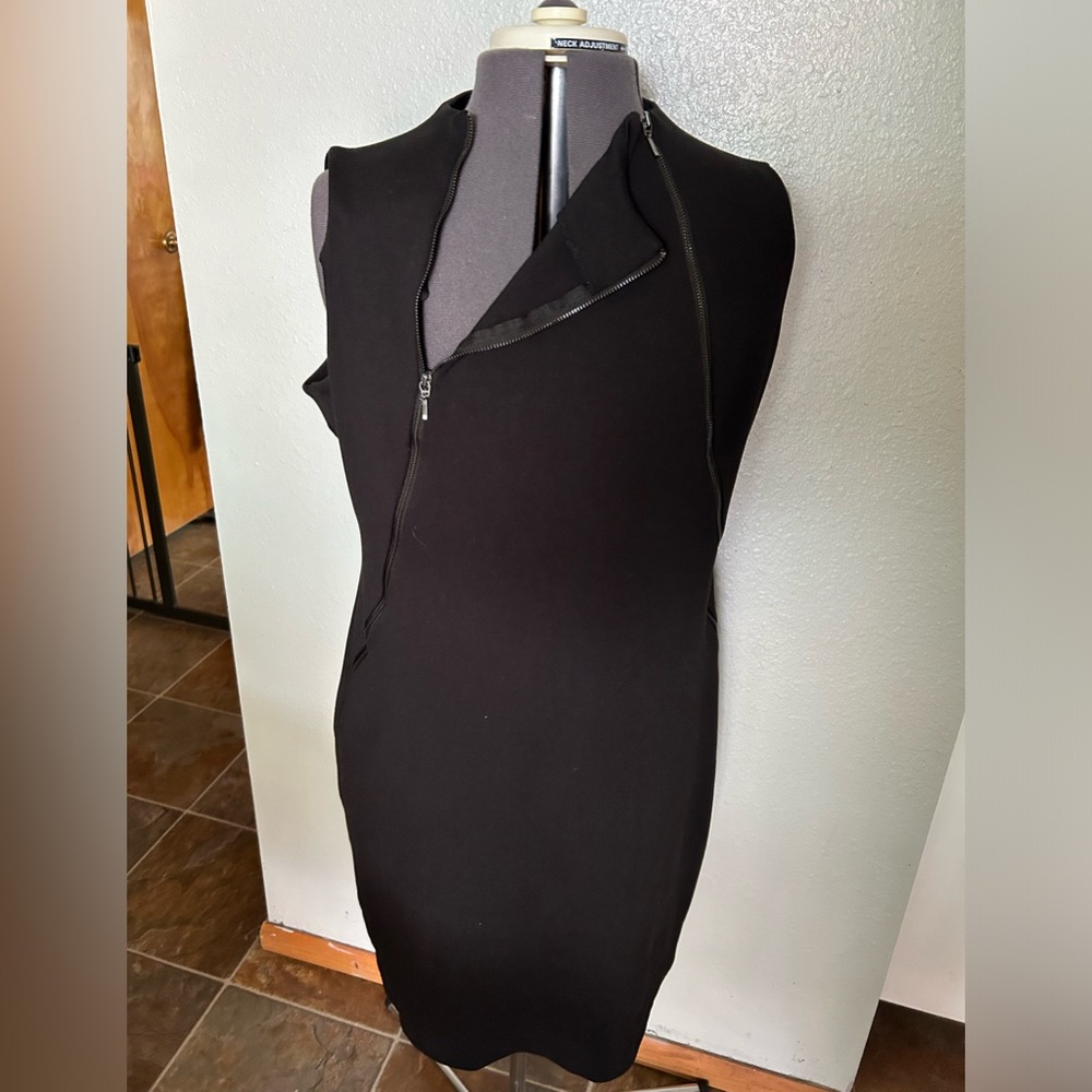 Calvin Klien zipper structured dress. Size 14, zippers work.